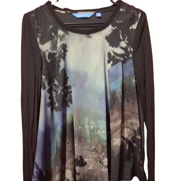 Simply Vera Vera Wang Medium Watercolor Art Print Long Sleeve Sharkbite Top - Picture 2 of 5